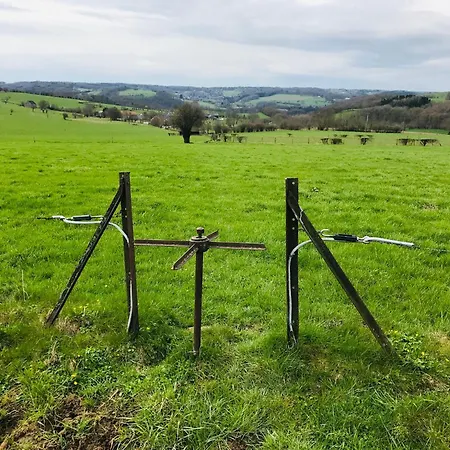 Between Hills And Bed and Breakfast